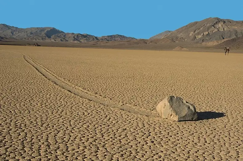 sailing-stones-death-valley-32